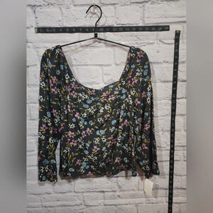 a.n.a brand shirt with floral print and dark background Size XSmall